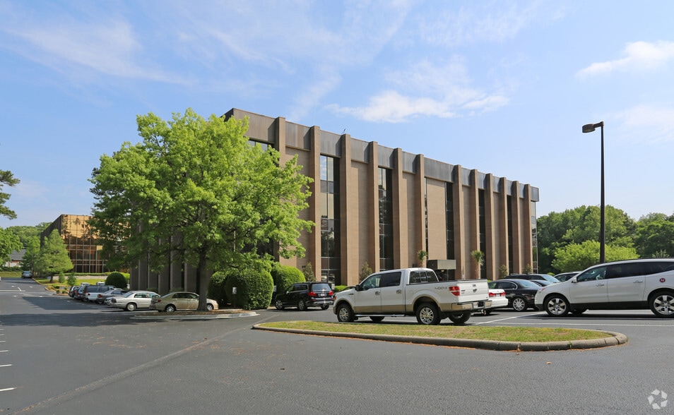3710 Landmark Dr, Columbia, SC for lease - Building Photo - Image 2 of 5
