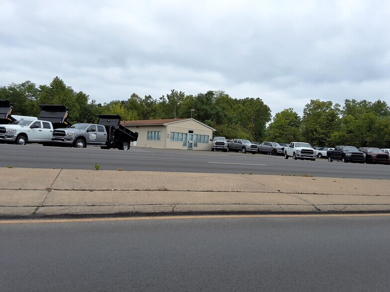 749 N Derr Dr, Lewisburg, PA for sale - Building Photo - Image 3 of 9