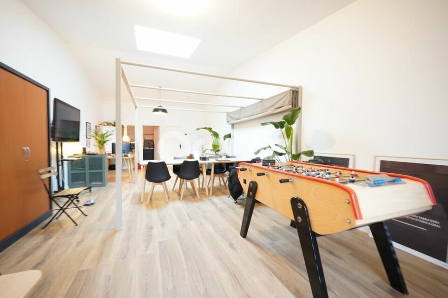 Office in Givors for lease - Interior Photo - Image 1 of 4