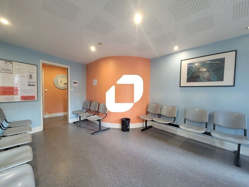 Office in Viry-Châtillon for sale Interior Photo- Image 1 of 17
