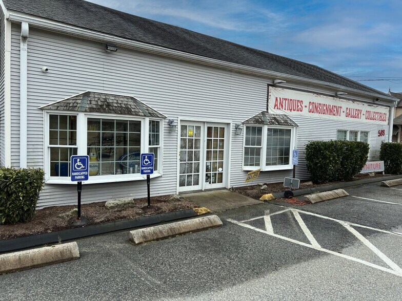 588 Boston Post Rd, Guilford, CT à vendre - Photo du bâtiment - Image 2 de 15