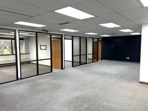 6001 Cochran Rd, Solon, OH for lease Interior Photo- Image 1 of 6