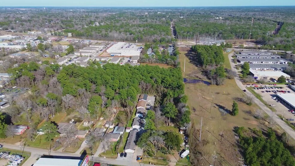 409 Austin Rd, Conroe, TX à vendre - Vidéo sur l’inscription commerciale - Image 2 de 33