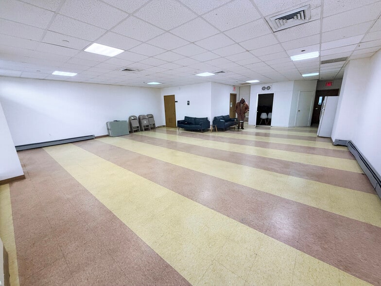 133 Lenox Ave, New York, NY for lease - Primary Photo - Image 2 of 23