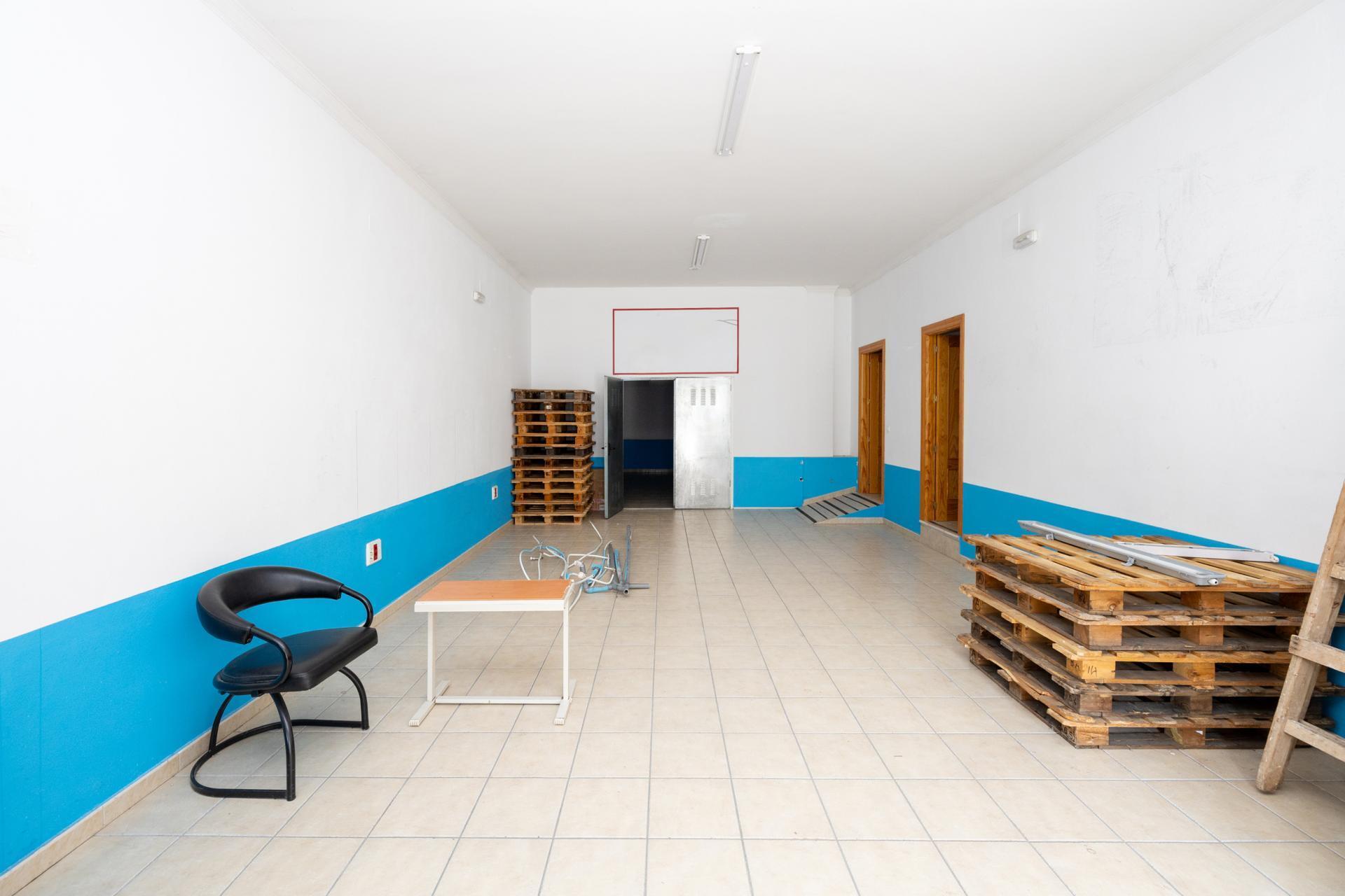 Retail in Lanjarón for sale Interior Photo- Image 1 of 14