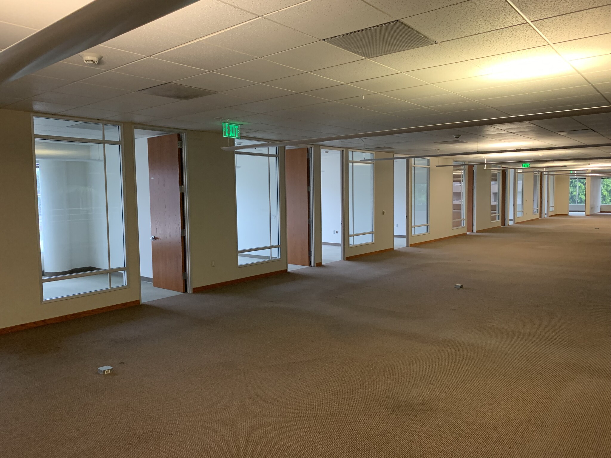 261 S Figueroa St, Los Angeles, CA for lease Interior Photo- Image 1 of 3