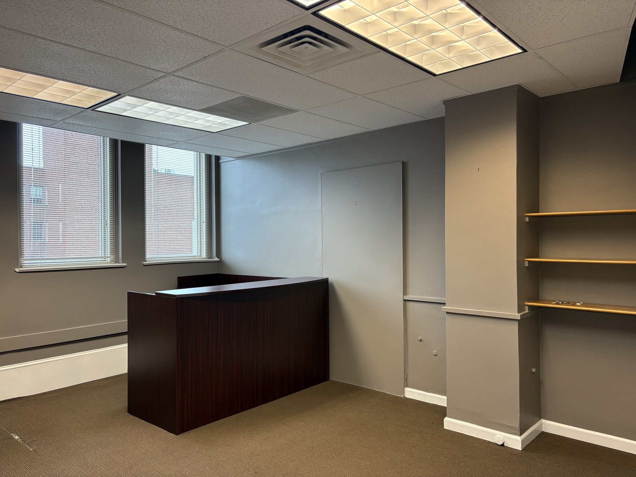 100 North St, Pittsfield, MA à louer Photo intérieure- Image 1 de 2