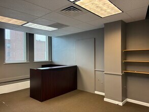 100 North St, Pittsfield, MA à louer Photo intérieure- Image 1 de 2