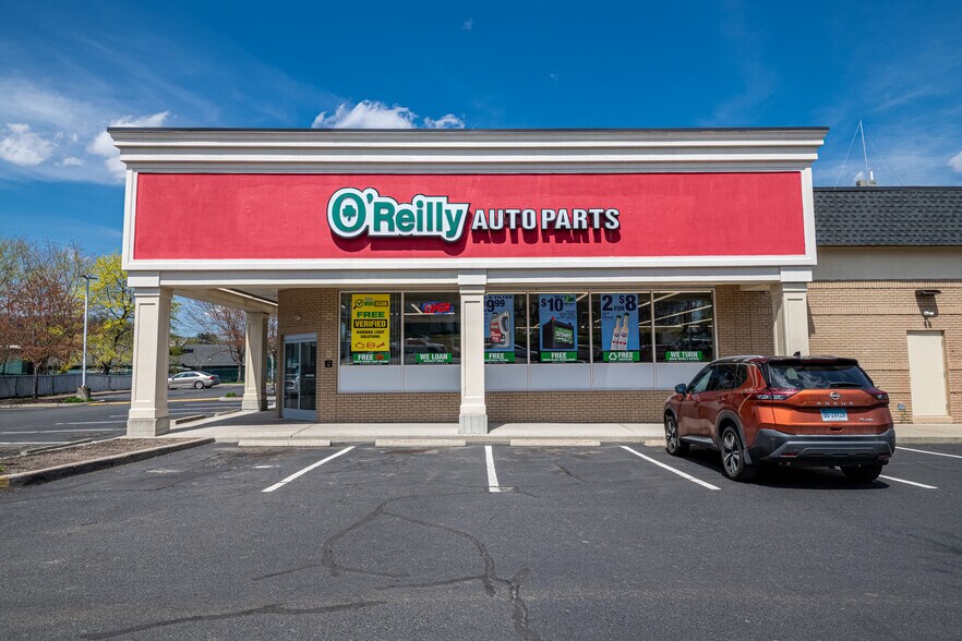 303 White St, Danbury, CT à vendre - Photo du bâtiment - Image 3 de 3