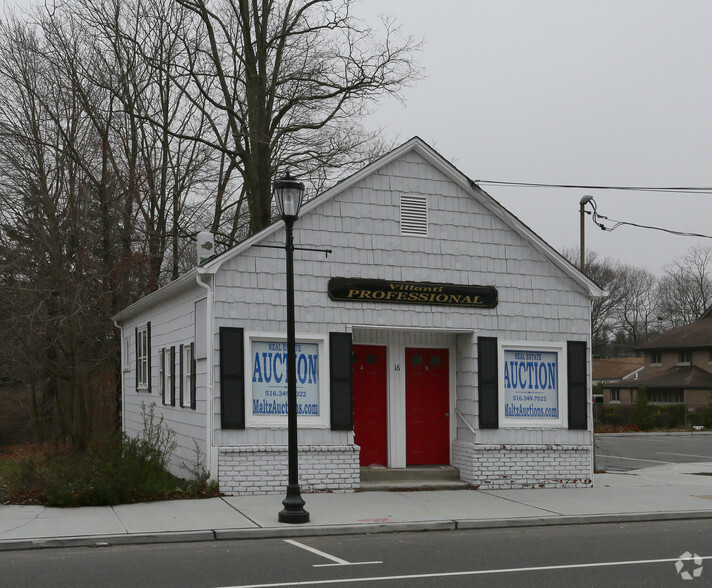 16 Broadway Ave, Rocky Point, NY à vendre - Photo principale - Image 1 de 1