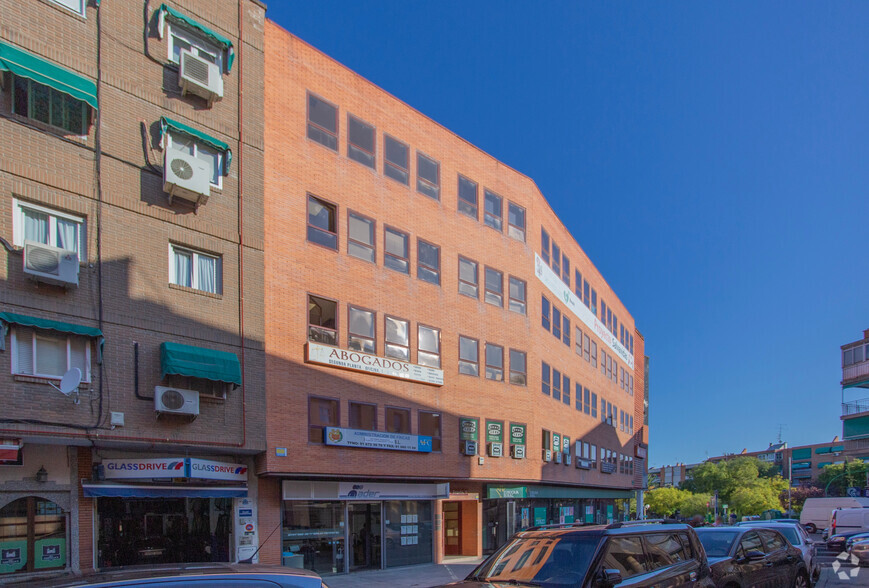 Calle De Begoña, 16, Coslada, Madrid for lease - Primary Photo - Image 1 of 2