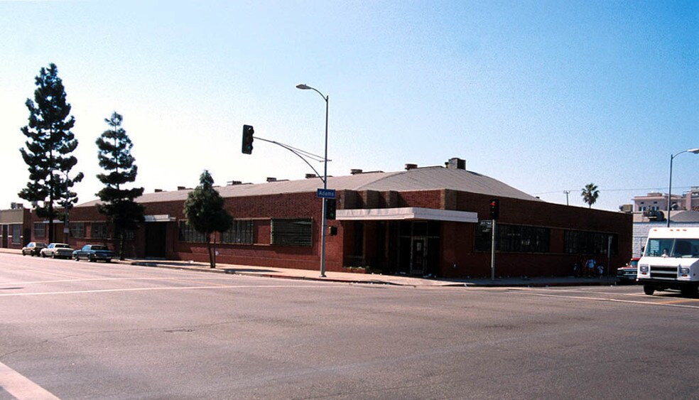 2601 S Broadway, Los Angeles, CA à louer - Photo du bâtiment - Image 2 de 10