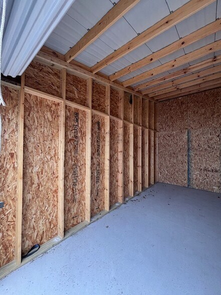 1156 Velp Ave, Green Bay, WI à vendre - Photo du bâtiment - Image 3 de 6