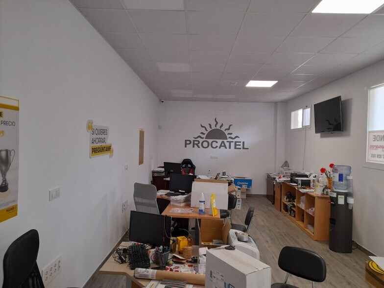 Commerce de détail dans Cáceres, Cáceres à vendre - Photo du bâtiment - Image 3 de 11