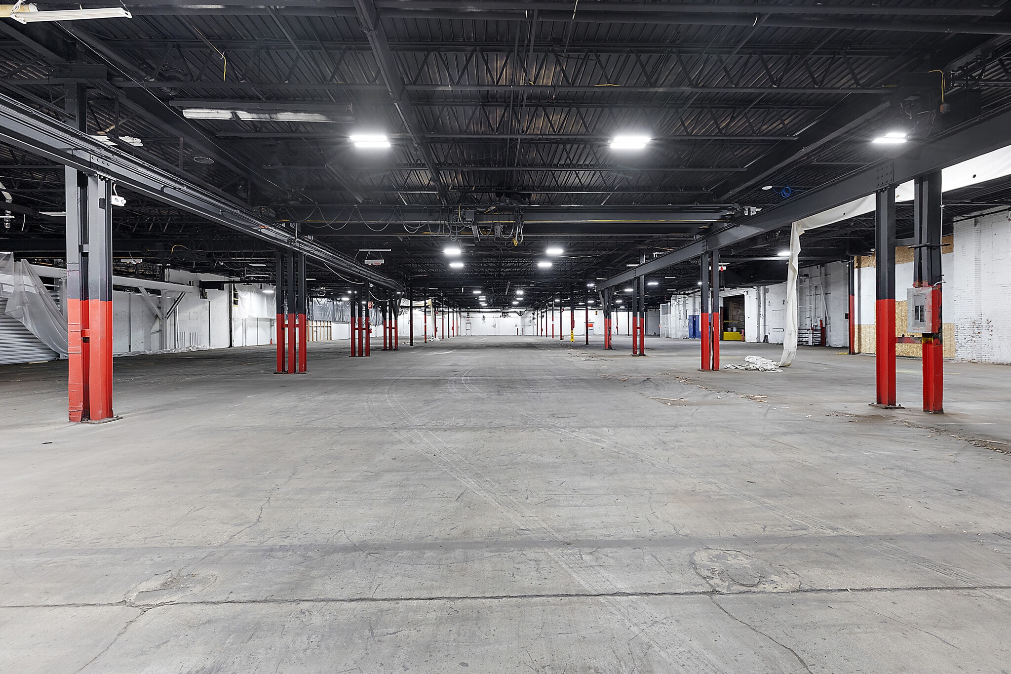 412 W Beecher St, Adrian, MI for lease Primary Photo- Image 1 of 22