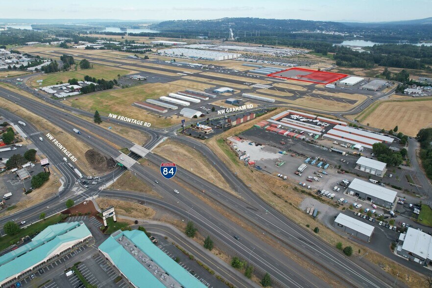 530 NW Graham Rd, Troutdale, OR à louer - Photo du bâtiment - Image 3 de 7