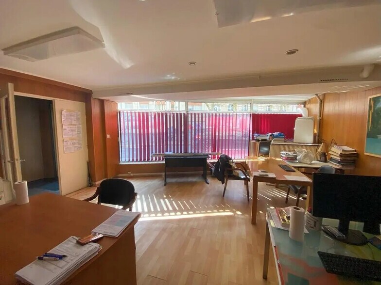 Retail in Paris for sale - Interior Photo - Image 3 of 5