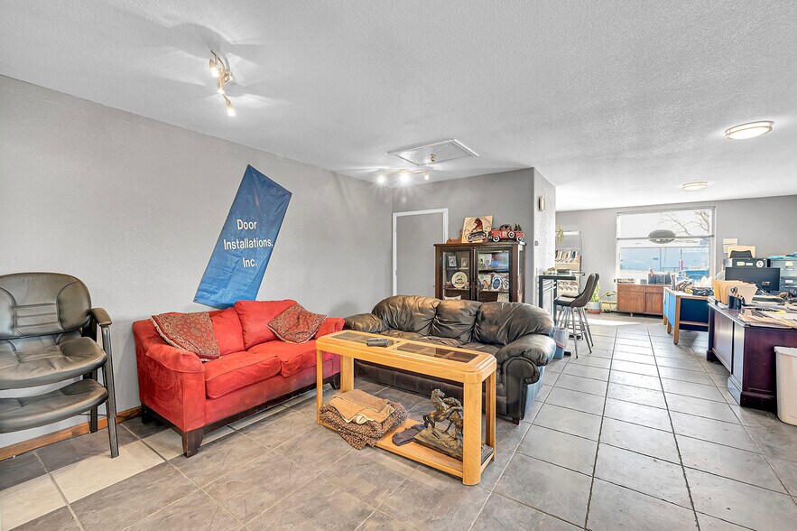 11091 Irma Dr, Northglenn, CO à vendre - Photo du bâtiment - Image 3 de 14