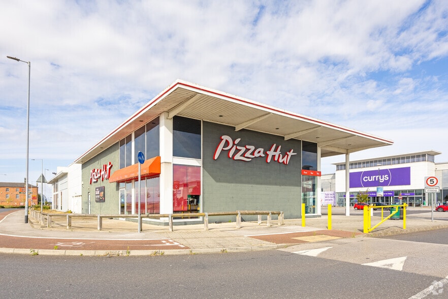 Clive Sullivan Way, Hull for lease - Building Photo - Image 3 of 3