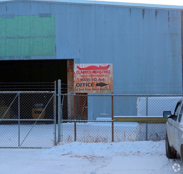 15627 112th Ave NW, Edmonton, AB à vendre - Photo du bâtiment - Image 3 de 3