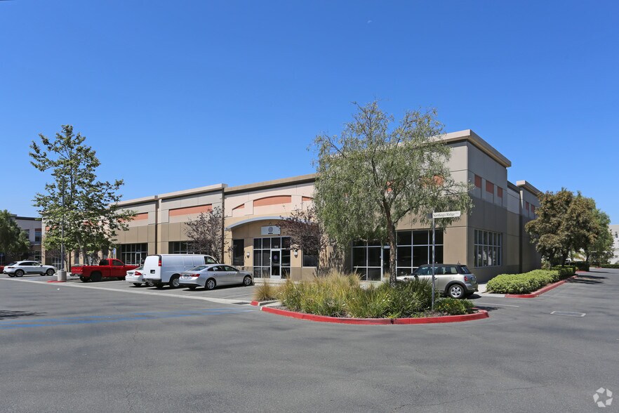 1522 Santiago Ridge Way, San Diego, CA à vendre - Photo du bâtiment - Image 1 de 10