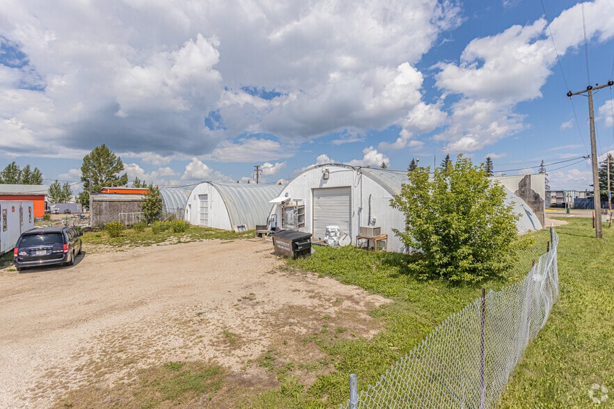 76 Oswald Dr, Spruce Grove, AB à louer - Photo du bâtiment - Image 2 de 3