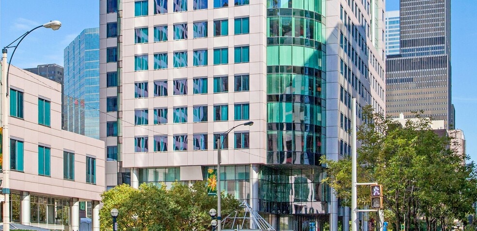 200 Wellington St W, Toronto, ON for lease - Building Photo - Image 3 of 9