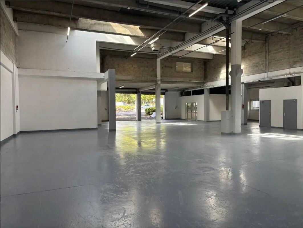 Office in Aulnay-sous-Bois for lease Interior Photo- Image 1 of 11