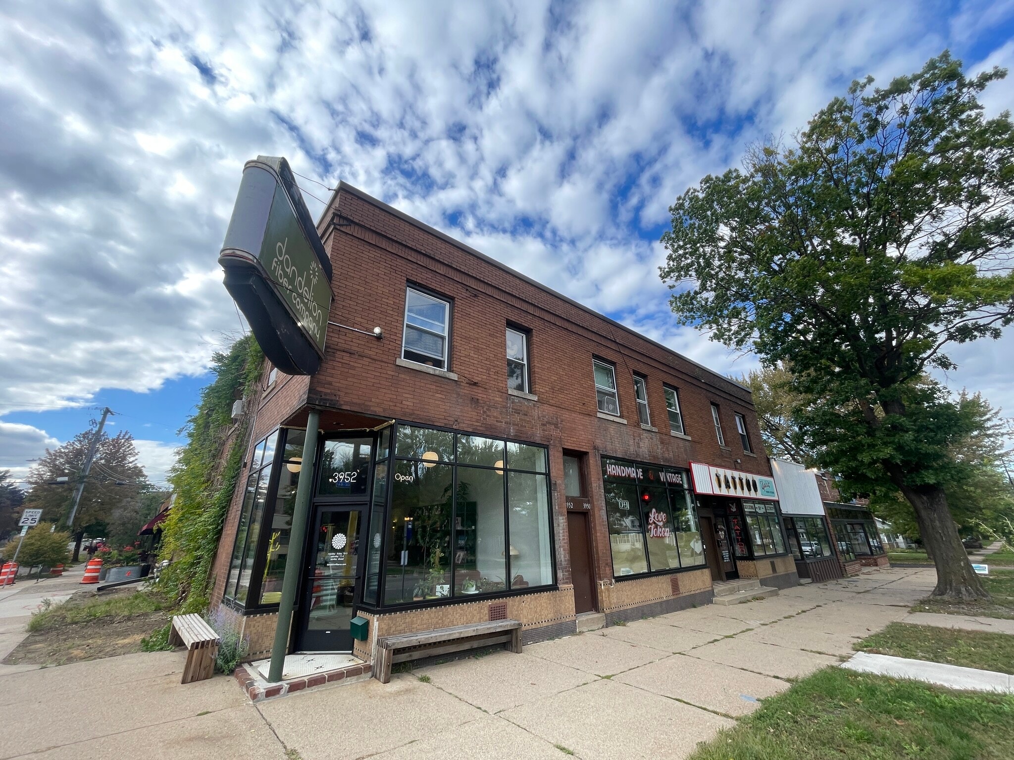 3946-3952 Lyndale Ave S, Minneapolis, MN for lease Building Photo- Image 1 of 4