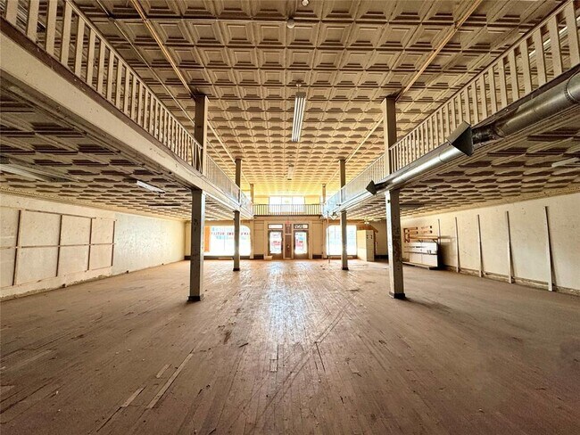 More details for 516 W Chickasha Ave, Chickasha, OK - Retail for Sale