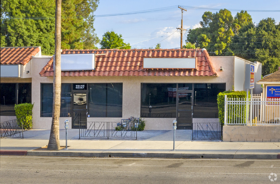 22125-22127 Sherman Way, Canoga Park, CA à vendre - Photo du bâtiment - Image 1 de 1