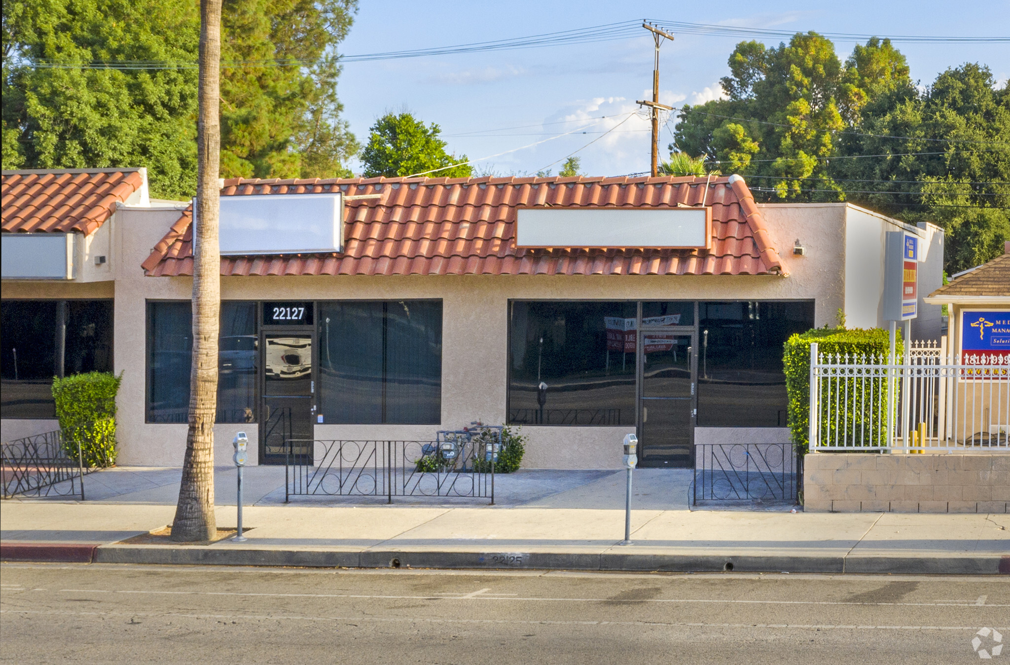 22125-22127 Sherman Way, Canoga Park, CA à vendre Photo du bâtiment- Image 1 de 1