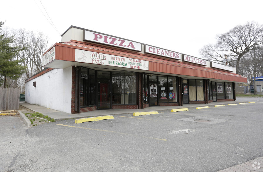 623-629 E Main St, Kings Park, NY à vendre - Photo principale - Image 1 de 12