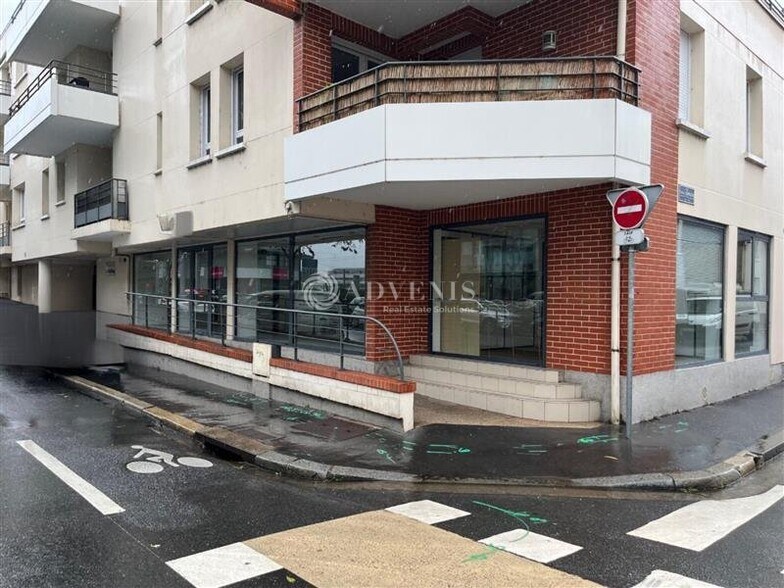 Office in Tours for lease - Building Photo - Image 1 of 6