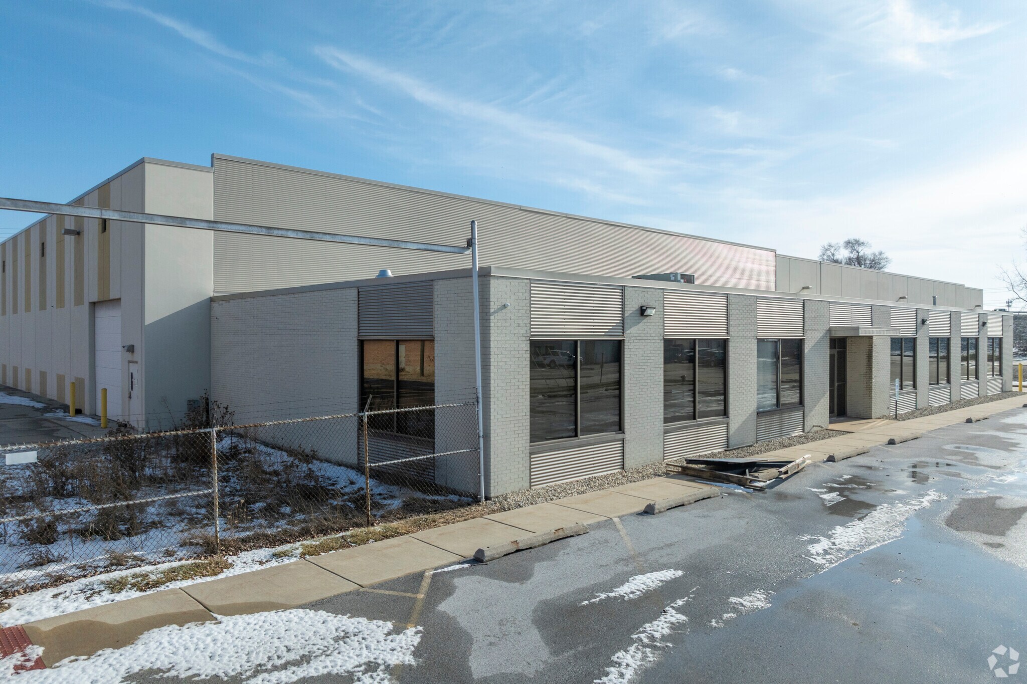 8687 S 77th Ave, Bridgeview, IL for lease Primary Photo- Image 1 of 6