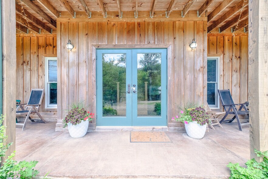 57 Hemlock Ridge Ln, Catawba, VA à vendre - Photo du bâtiment - Image 2 de 26