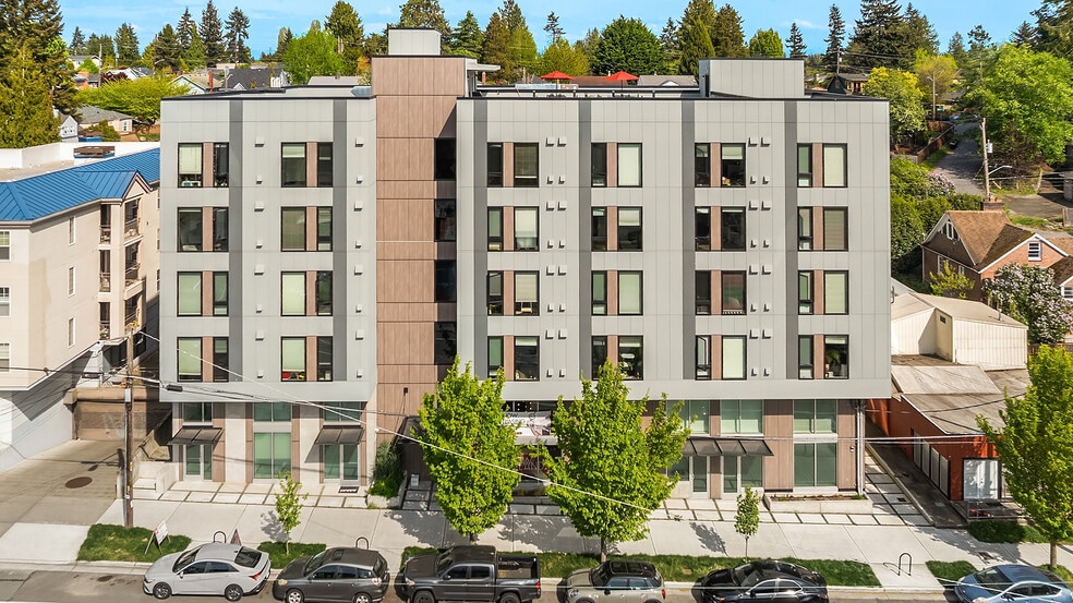 9736 Greenwood Ave N, Seattle, WA à vendre - Photo du bâtiment - Image 3 de 22