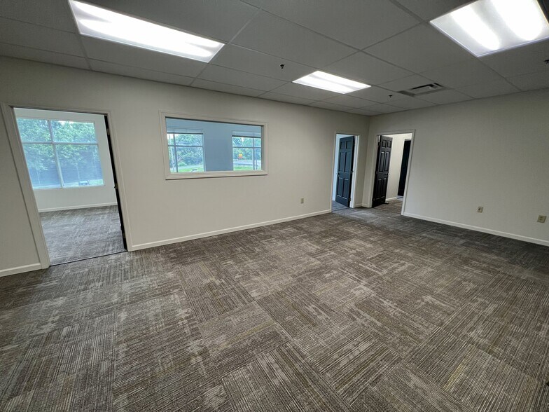 109 S Northshore Dr, Knoxville, TN à louer - Photo du bâtiment - Image 3 de 10