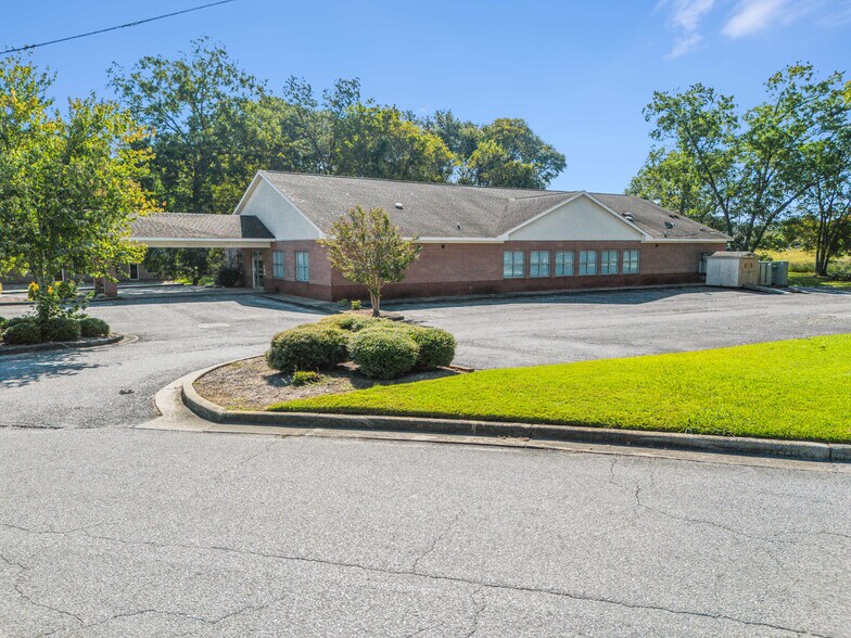 717 Stone Ave, Talladega, AL à vendre - Photo du bâtiment - Image 2 de 15