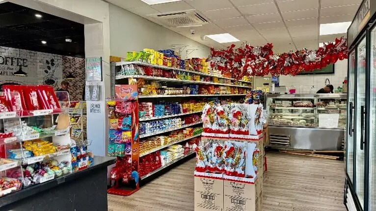 346 Hillside Ave, Williston Park, NY à vendre - Photo intérieure - Image 2 de 13