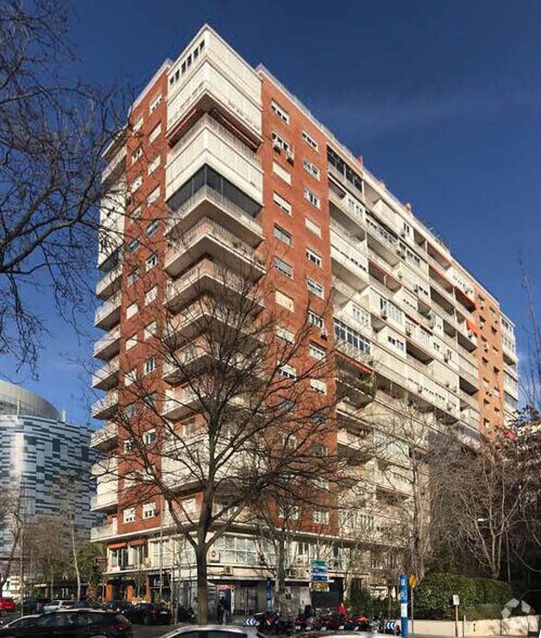 Paseo Castellana, 192, Madrid, Madrid à louer - Photo du bâtiment - Image 2 de 3