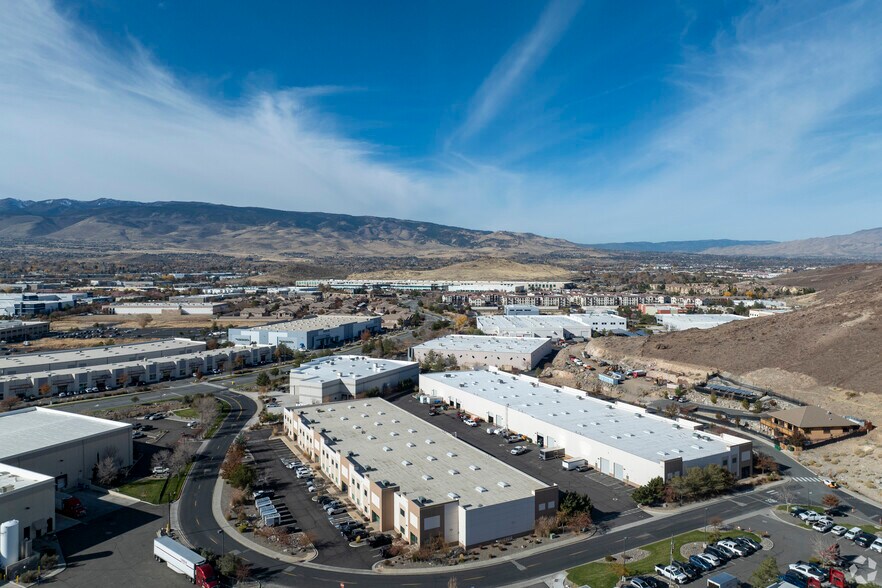 8995 Terabyte Dr, Reno, NV à louer - Photo du bâtiment - Image 3 de 4