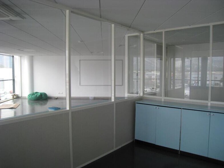 Bureau dans Aubagne à louer - Photo intérieure - Image 2 de 5