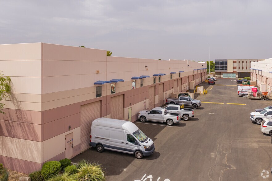 9299 W Olive Ave, Peoria, AZ for lease - Building Photo - Image 3 of 5