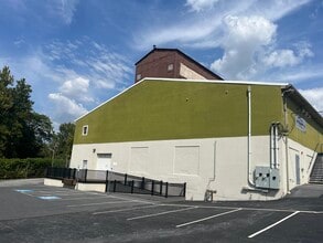 525 W Chocolate Ave, Hershey, PA for lease Interior Photo- Image 1 of 10