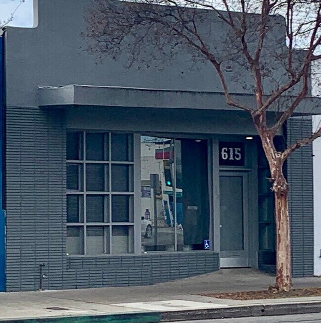Plus de détails pour 615 S Victory Blvd, Burbank, CA - Bureau/Commerce de détail à louer