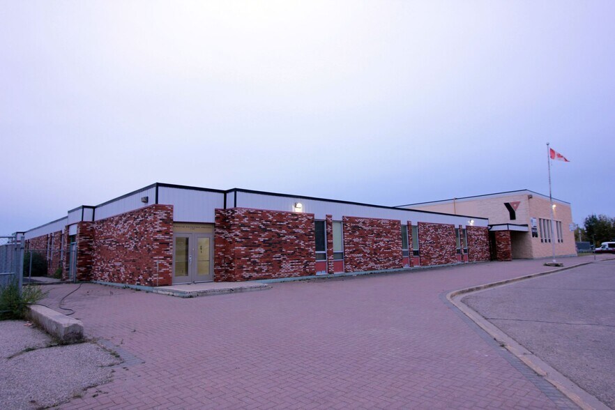 190 Tamarack Way, Fort McMurray, AB à vendre - Photo du bâtiment - Image 2 de 2