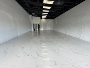 1200-1340 Stirling Rd, Dania Beach, FL for lease Interior Photo- Image 2 of 6