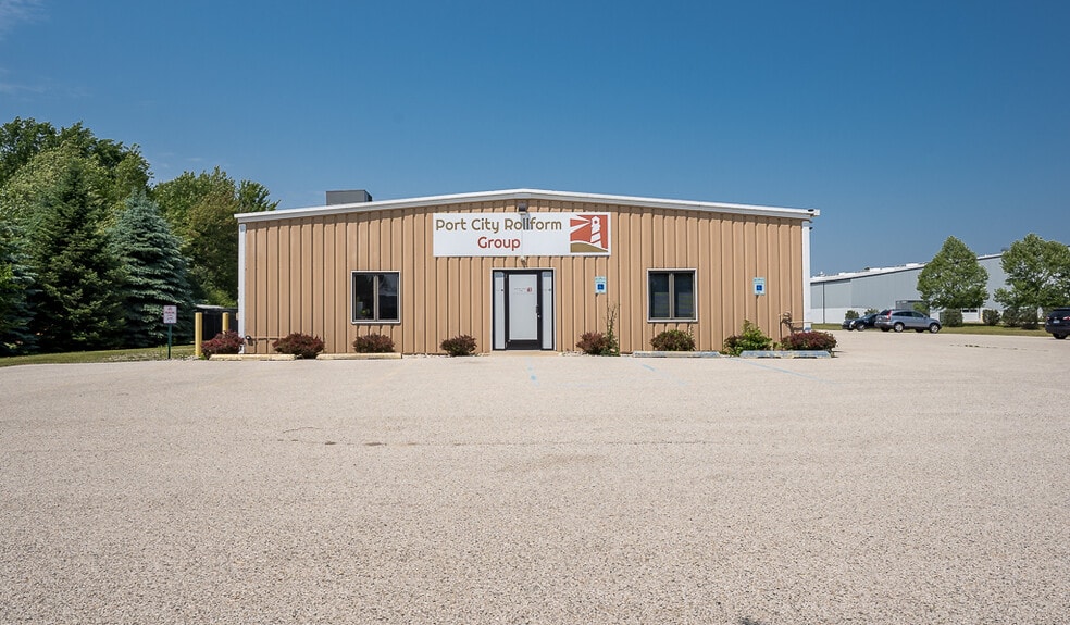 1130 E Mount Garfield Rd, Muskegon, MI for sale - Building Photo - Image 1 of 1