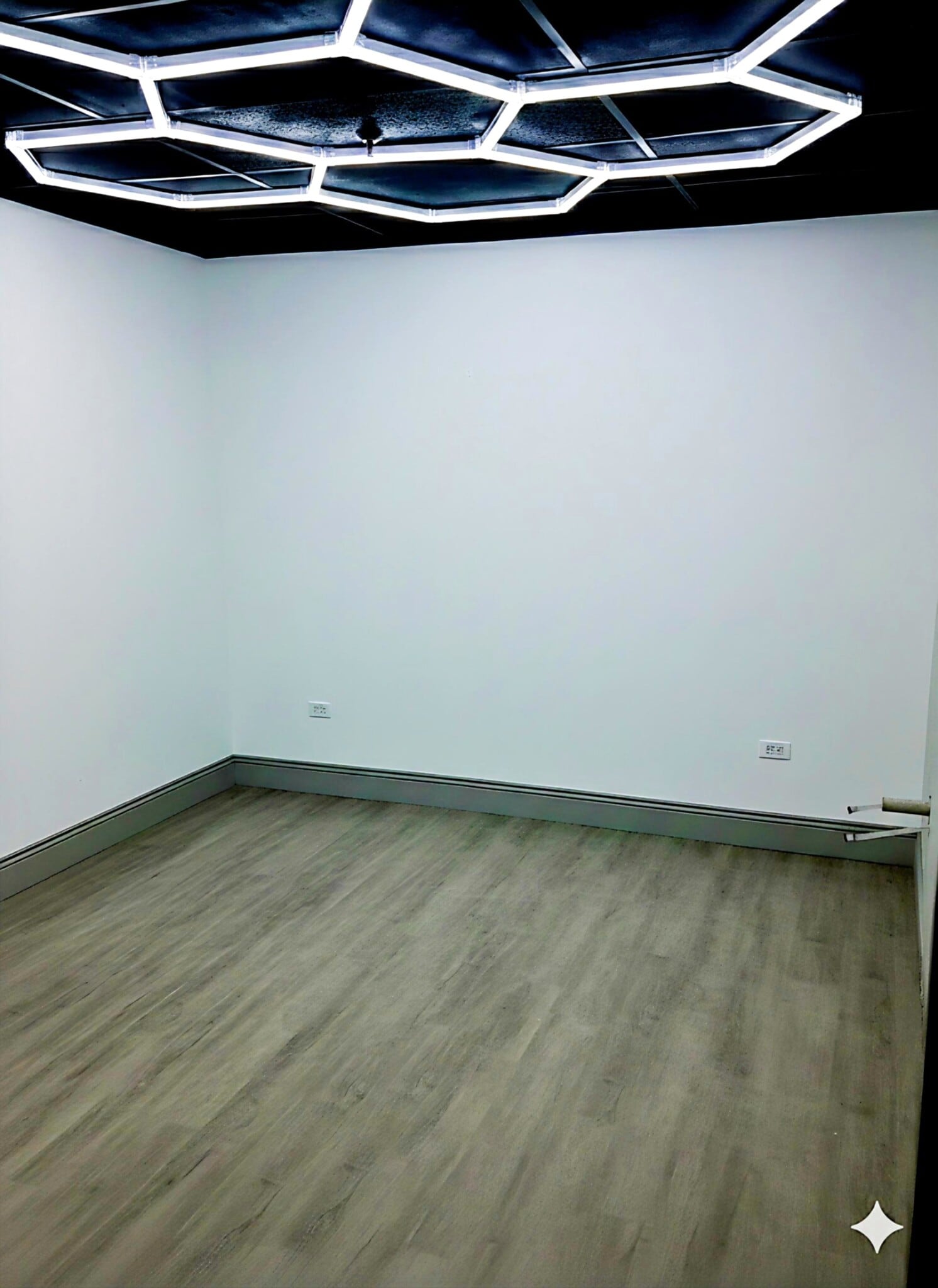 19600 E Parker Square Dr, Parker, CO for lease Interior Photo- Image 1 of 2